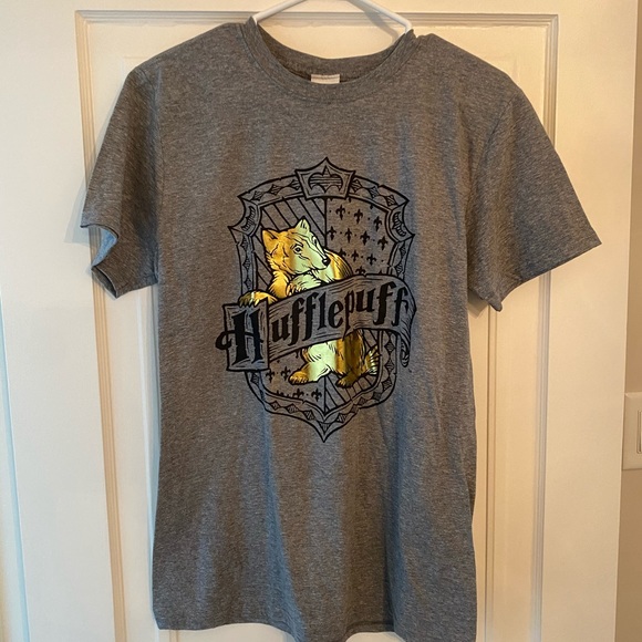 NEW Hufflepuff t-shirt (M) - Picture 1 of 5